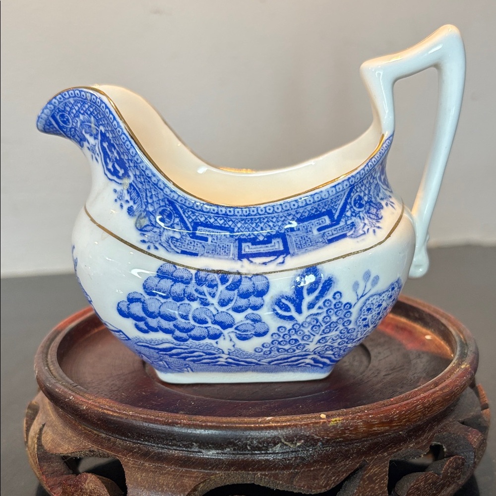 Blue Willow by ROYAL GRAFTON Creamer
